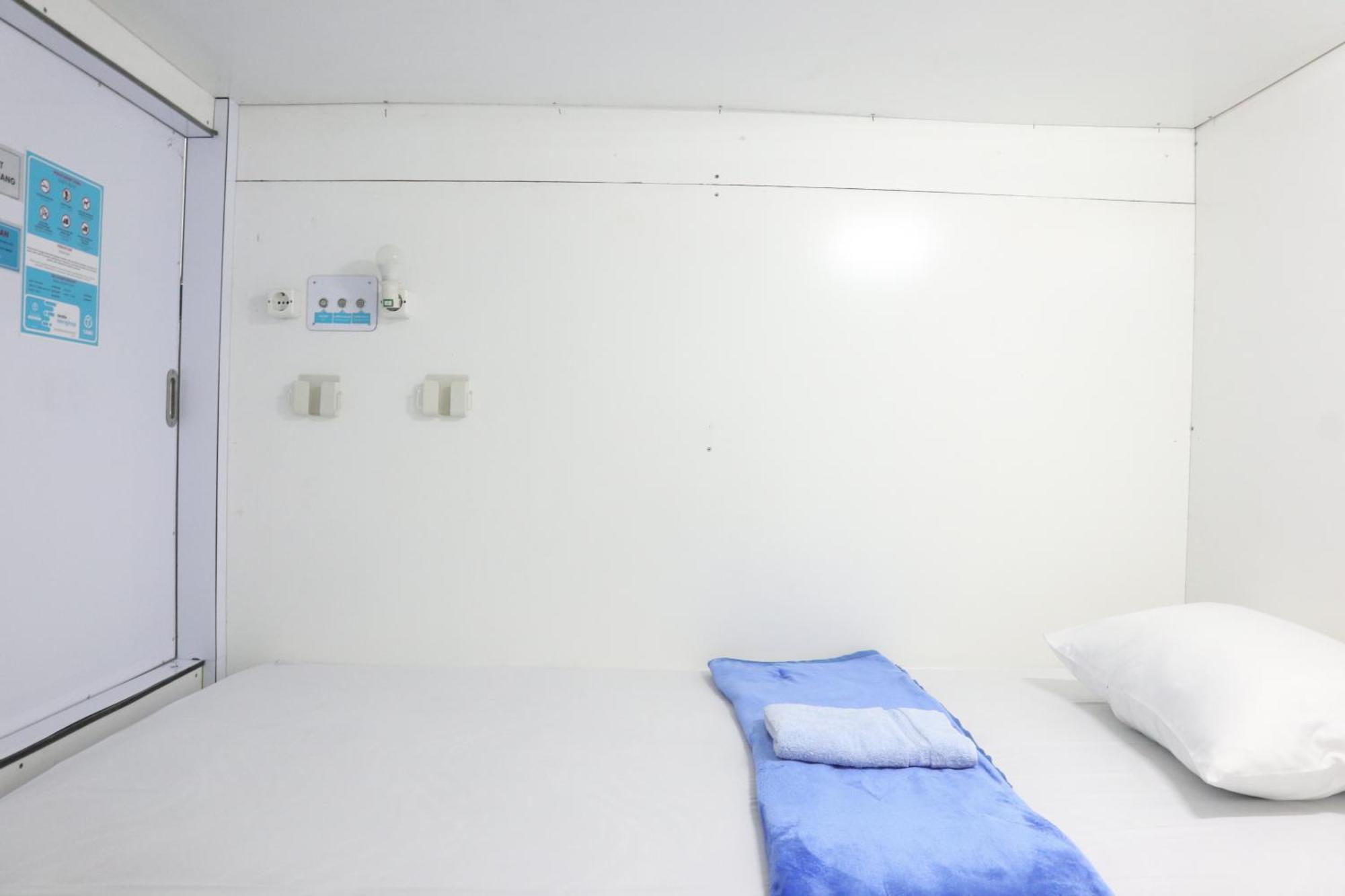 Tamu Capsule Hotel Kejayan Exterior foto